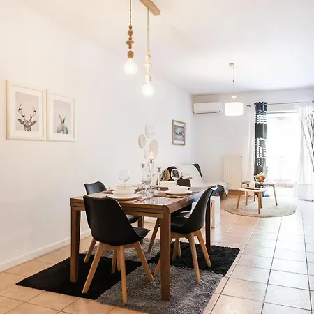 Erechtheion Elegant Apartment *
